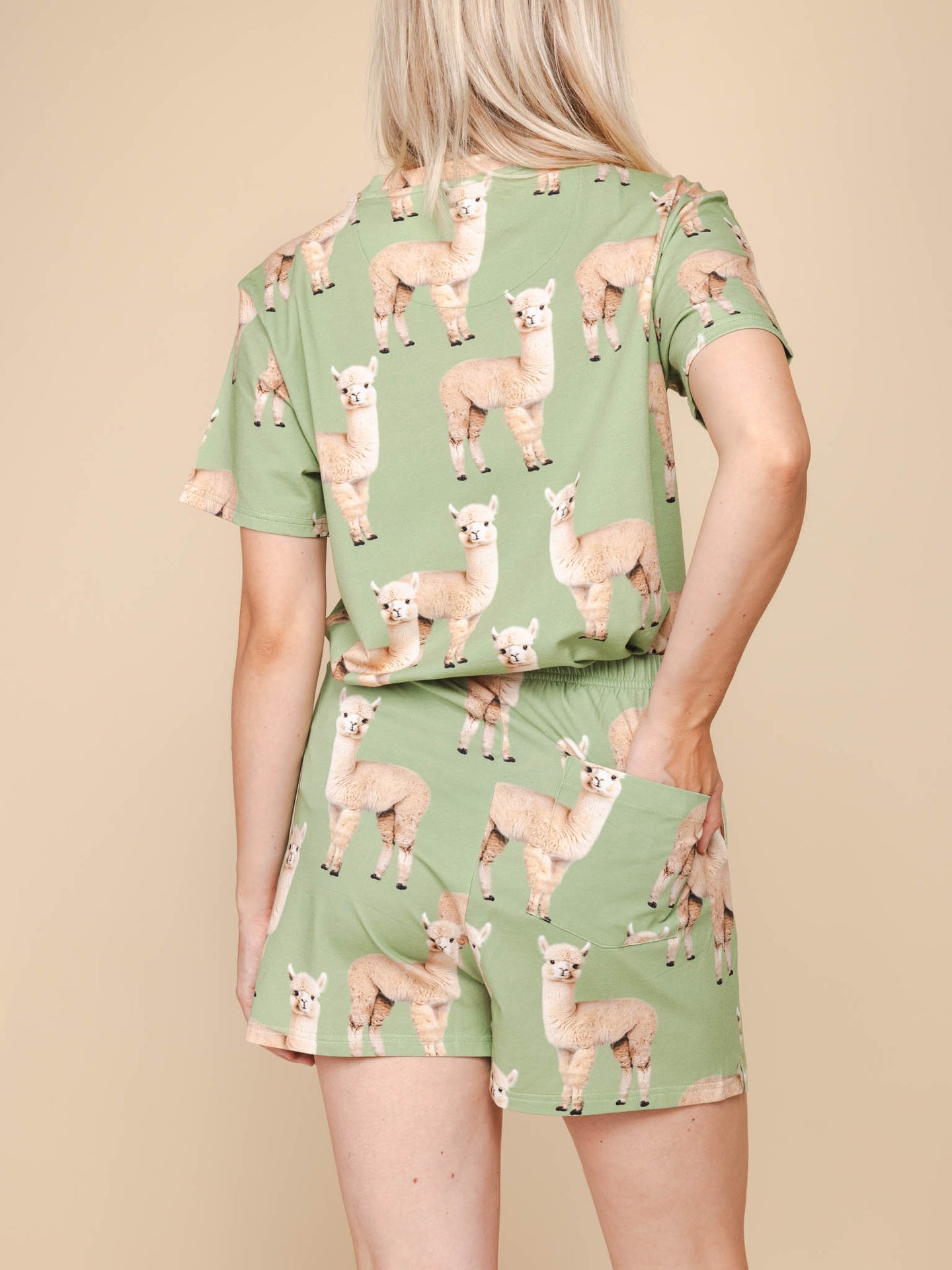 Alpaca Meadow T-shirt en Shorts set Dames - SNURK