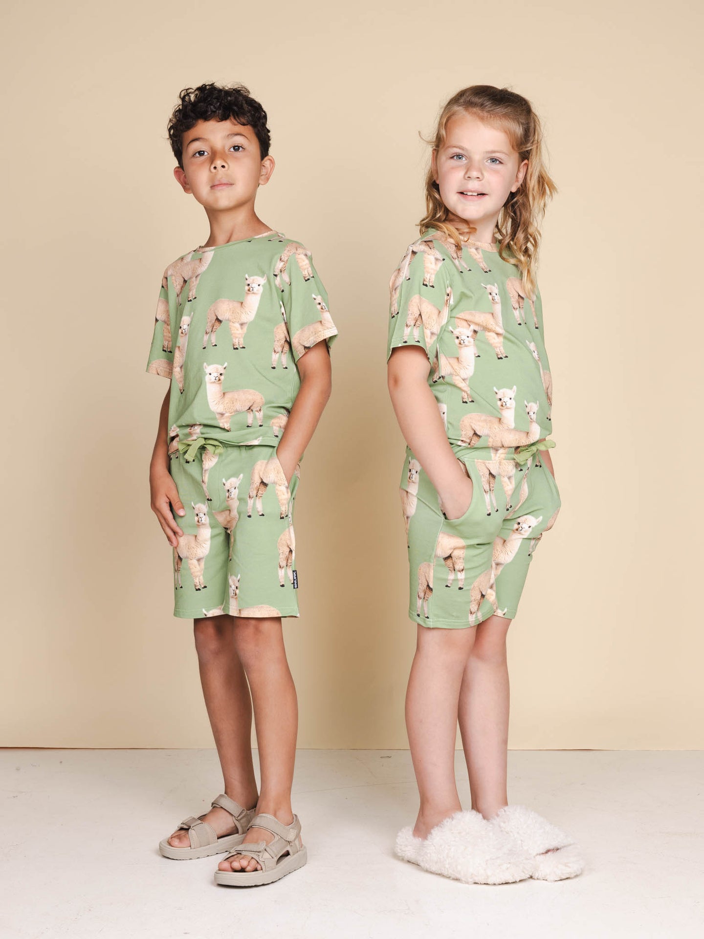 Alpaca Meadow T-shirt en Shorts set Kids - SNURK