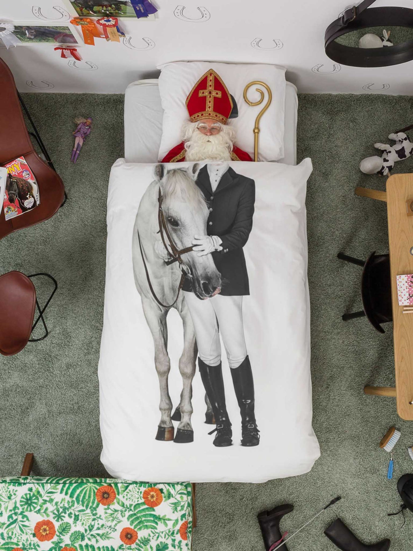 Slapende sinterklaas in bed | SNURK