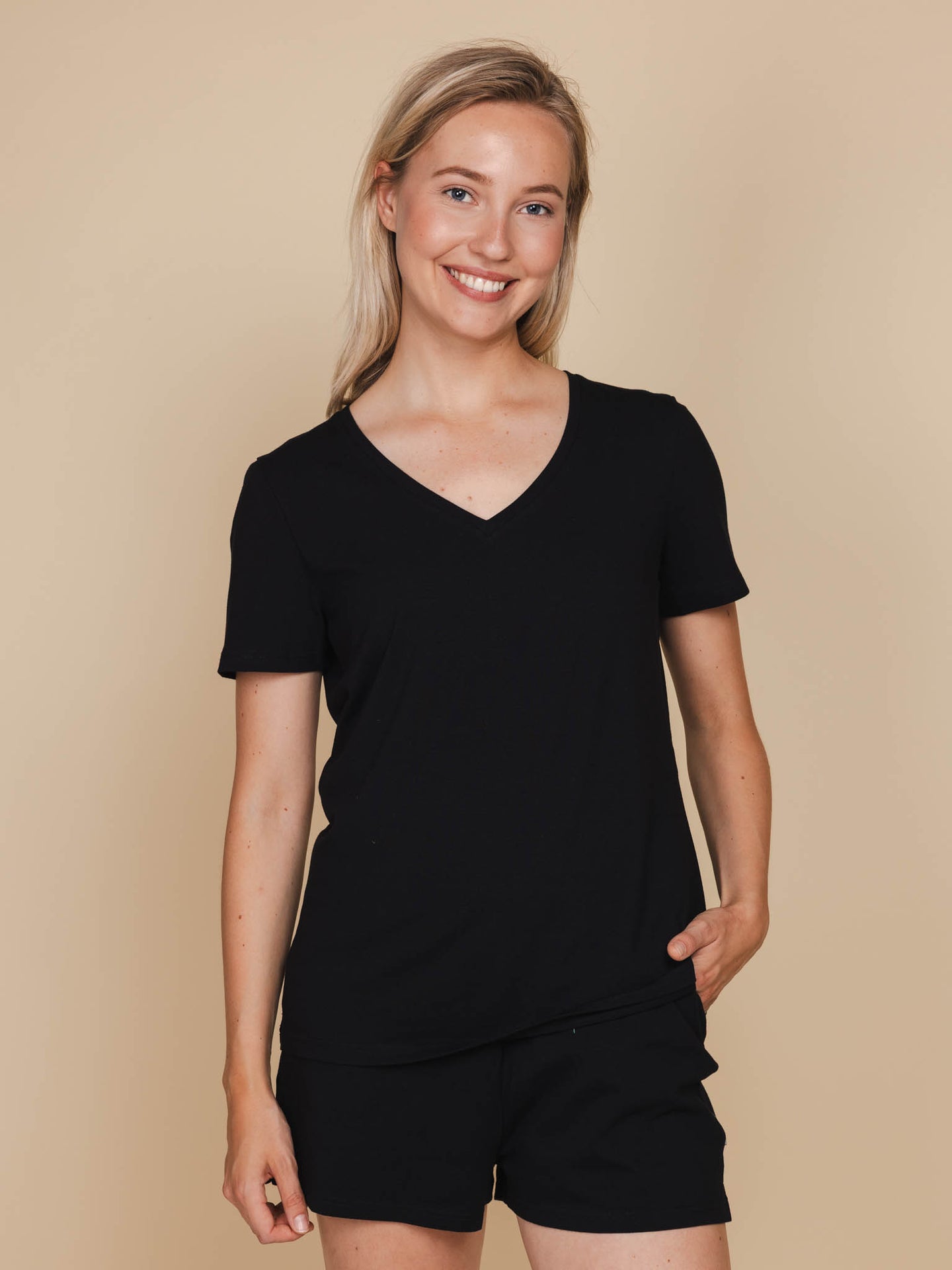 On Tour V-neck T-shirt Damen