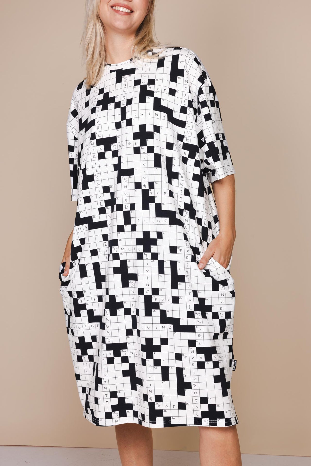 Crossword Relaxed Tee Dress Dames - SNURK