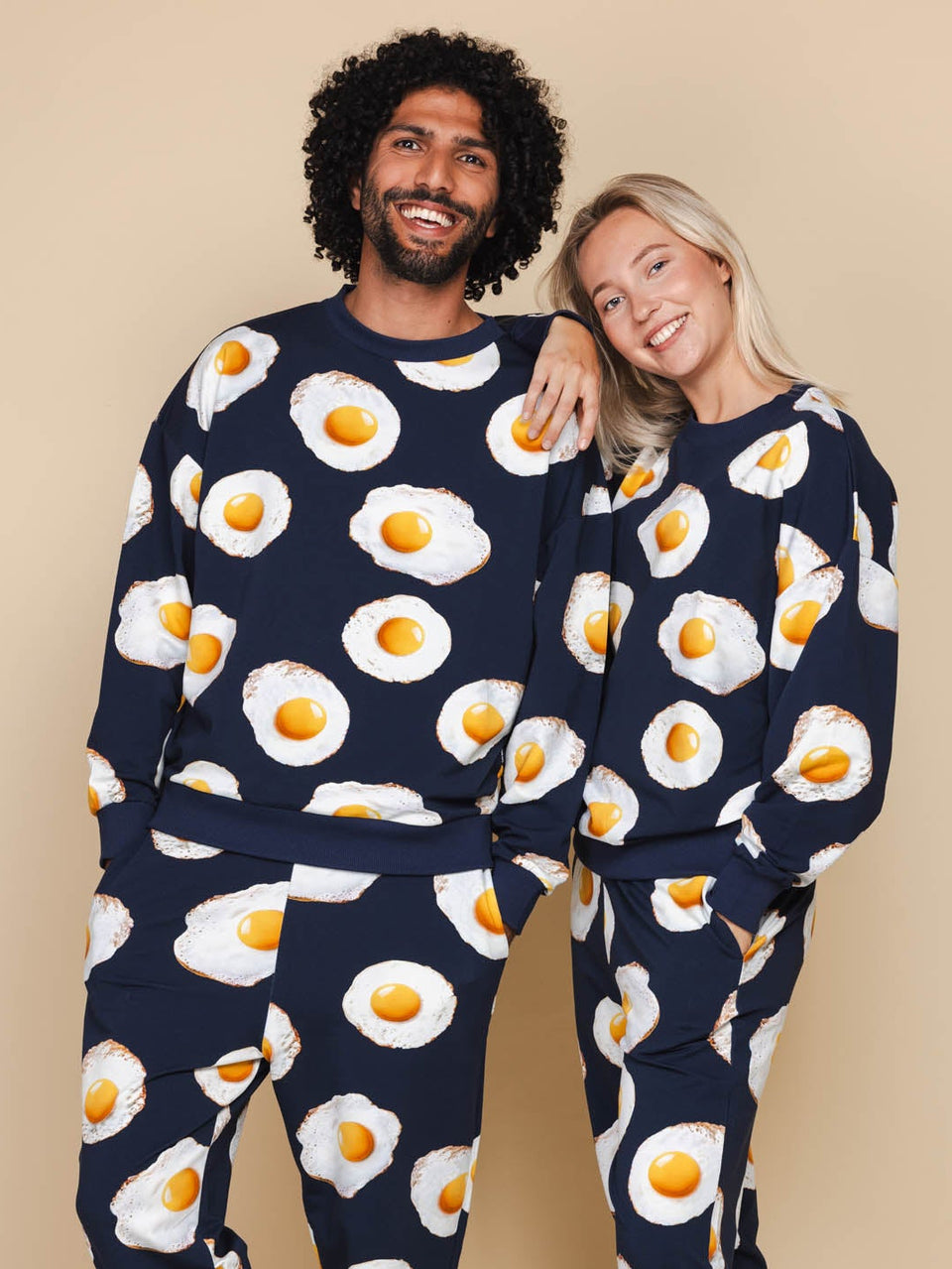 Eggs Navy Sweater Unisex - SNURK