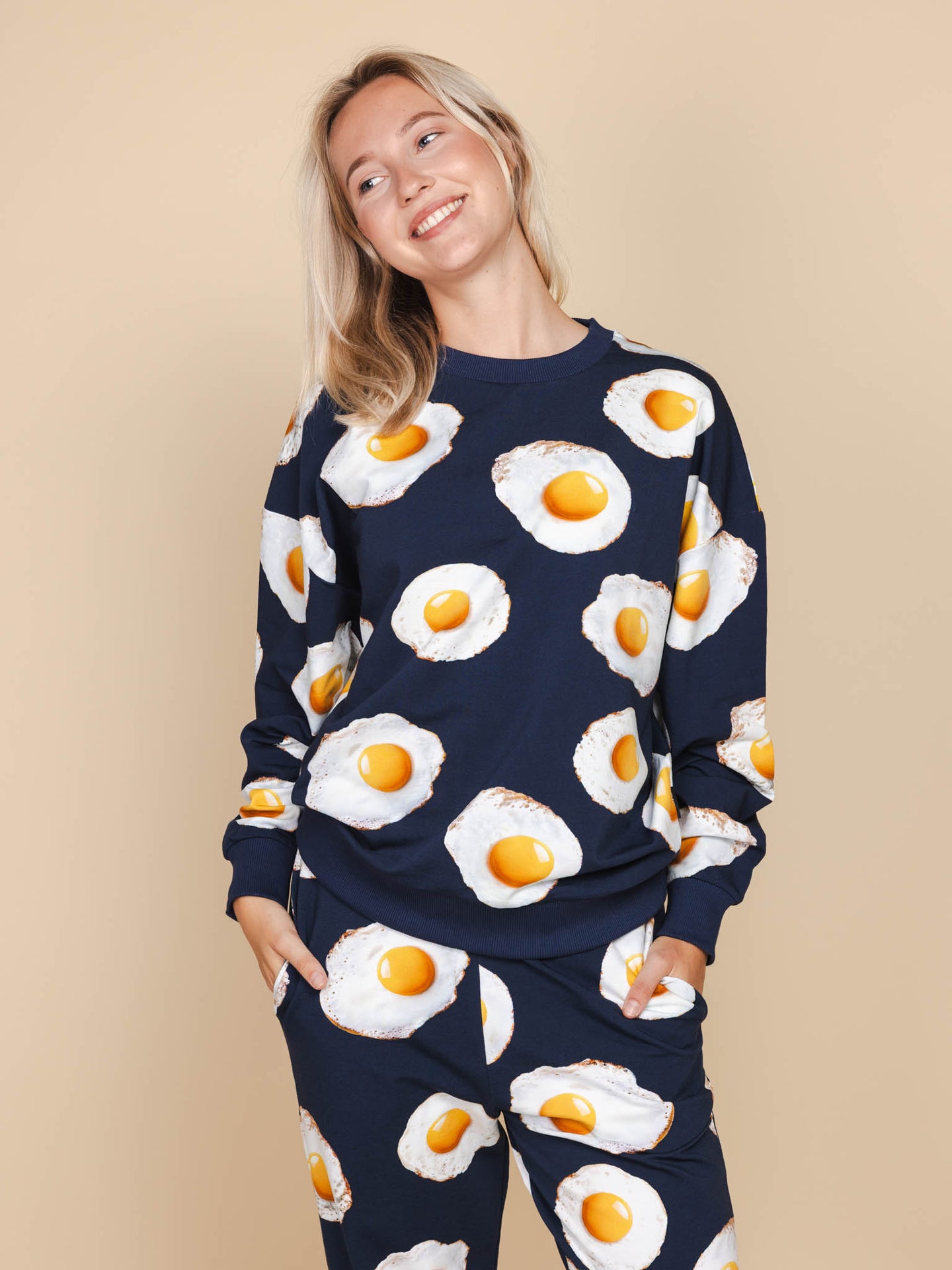 Eggs Navy Sweater en Broek set Unisex - SNURK