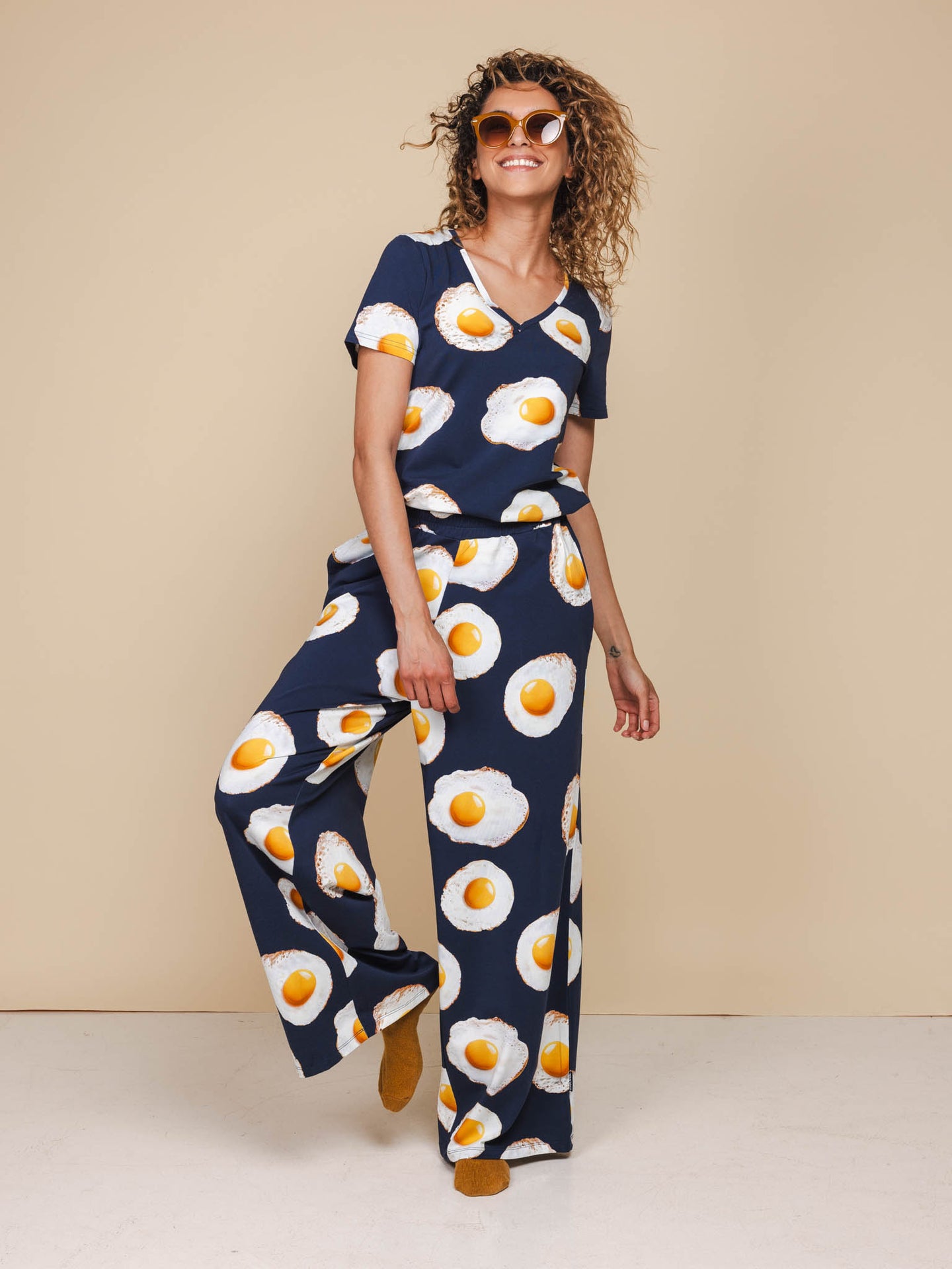 Eggs Navy V-neck T-shirt en Wijde broek set Dames - SNURK