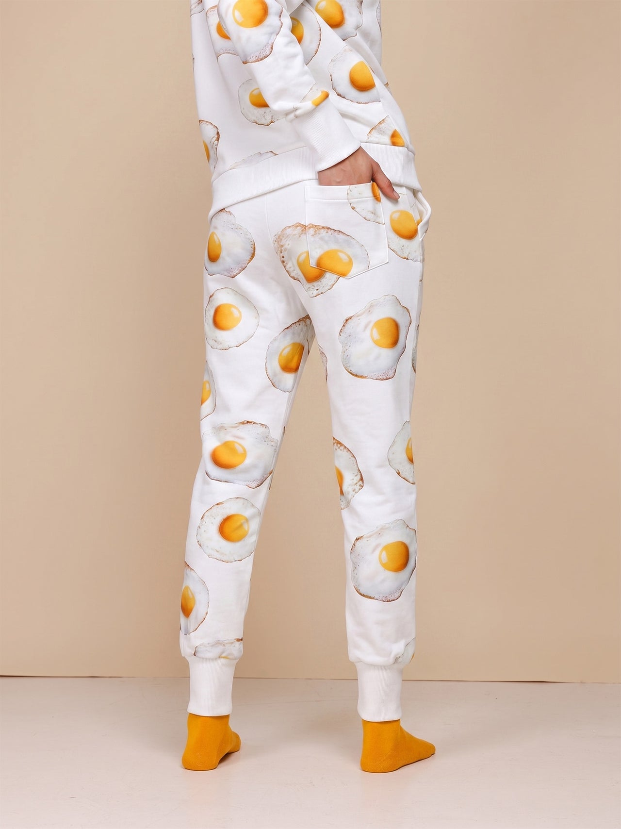 Eggs White Sweater en Pants set Women