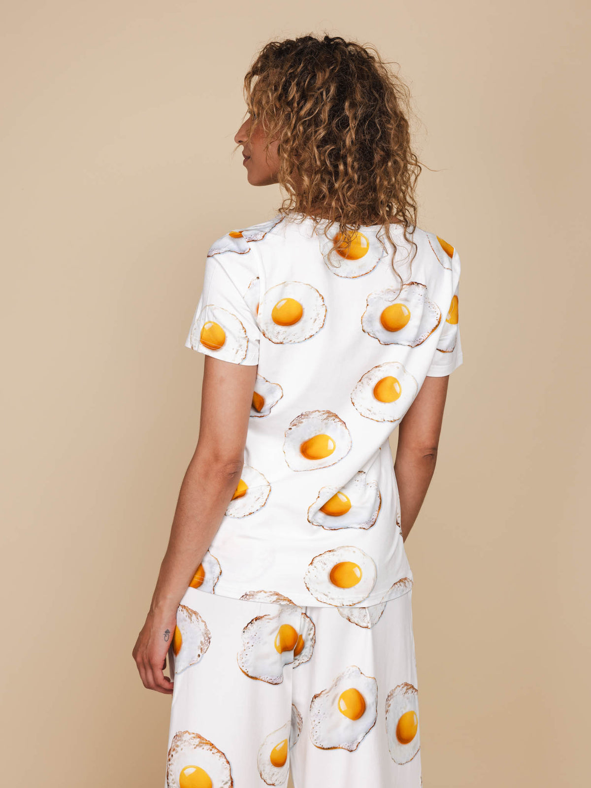Eggs White V-neck T-shirt Damen