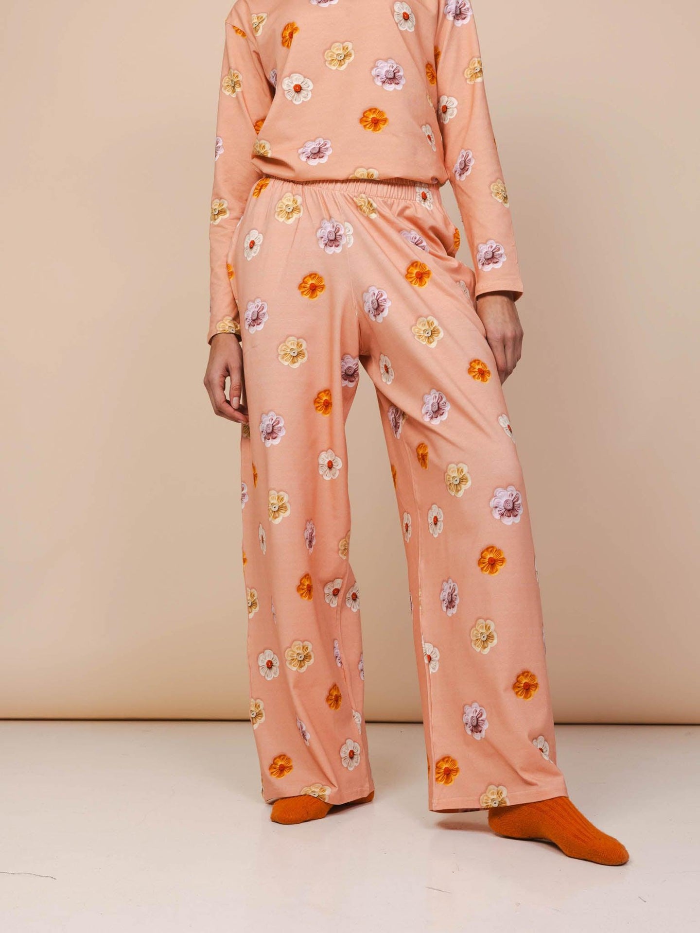 Flower Power Longsleeve T-shirt and Wide Pants set Women