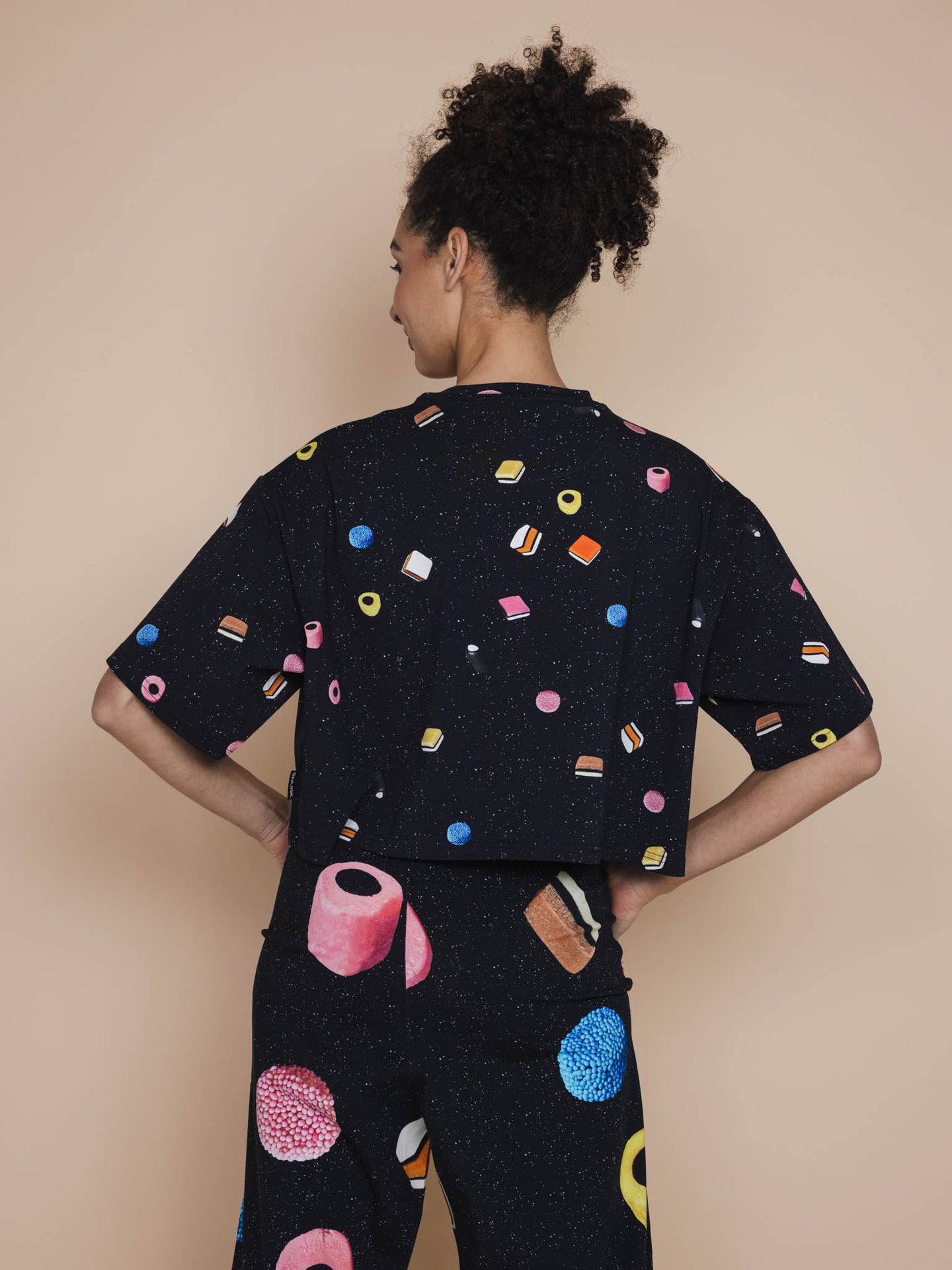 Drop It Cropped T-shirt Dames - SNURK