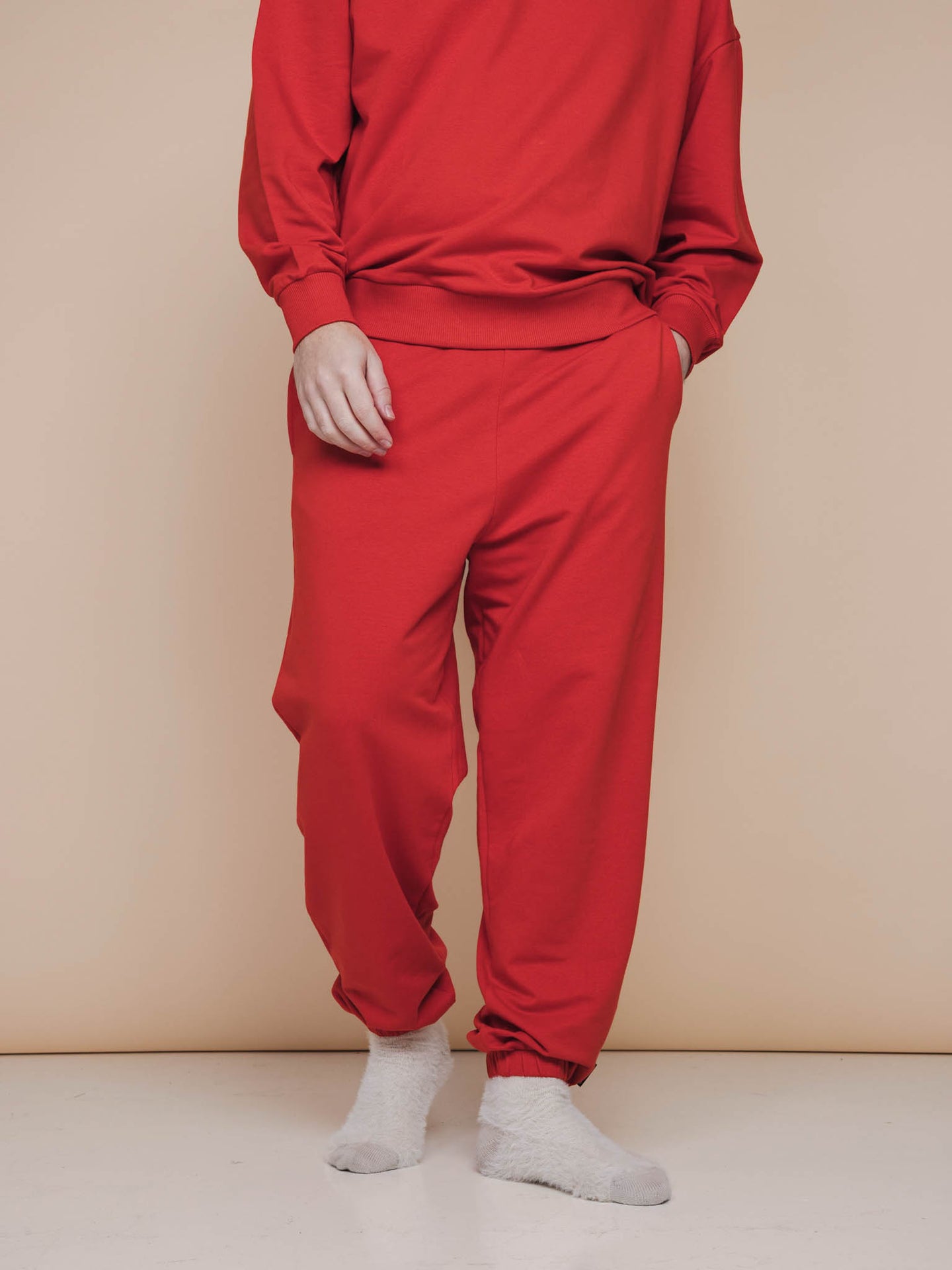 Slow Red Sweater en Broek set Unisex - SNURK