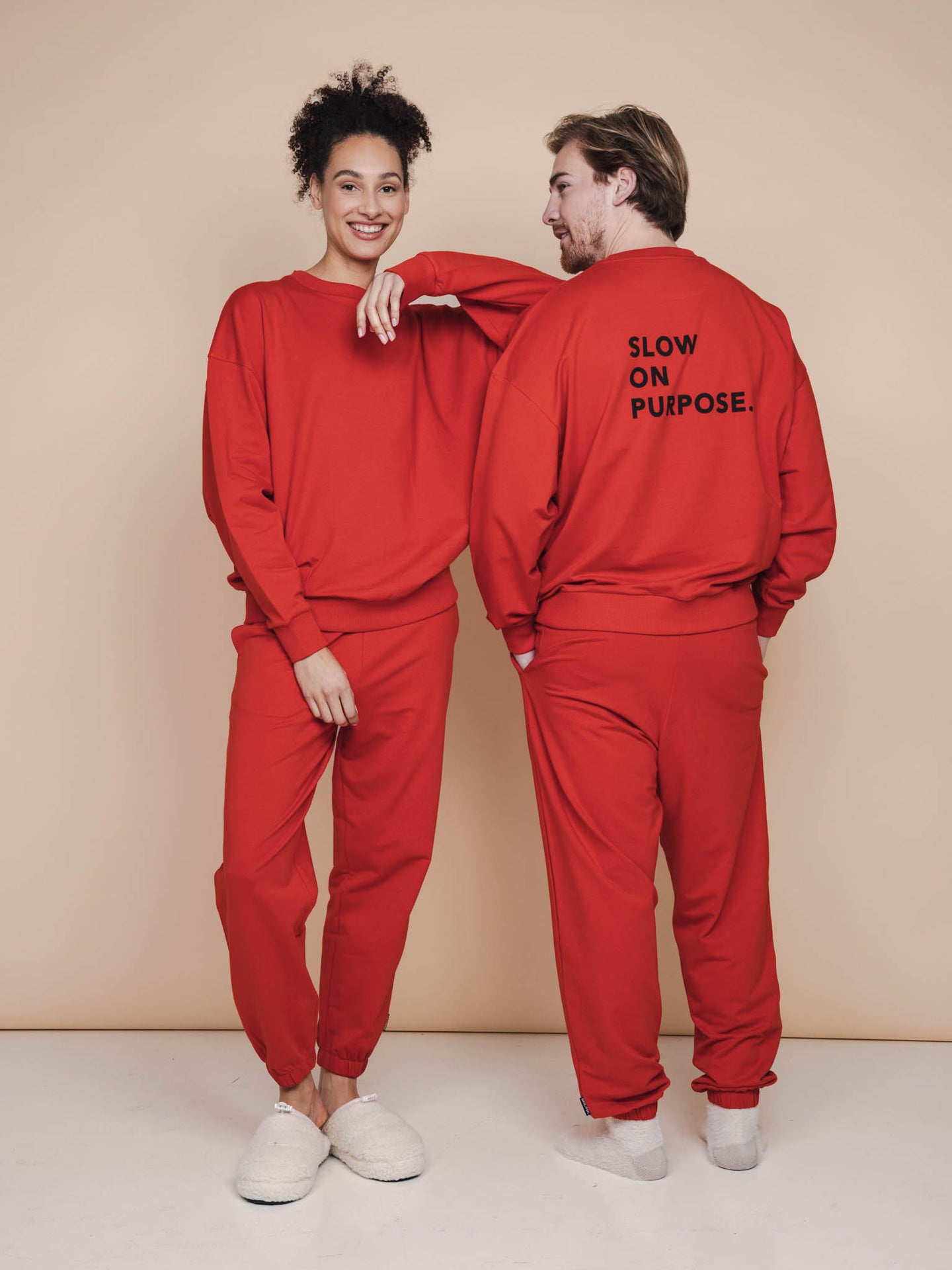 Slow Red Sweater en Broek set Unisex - SNURK