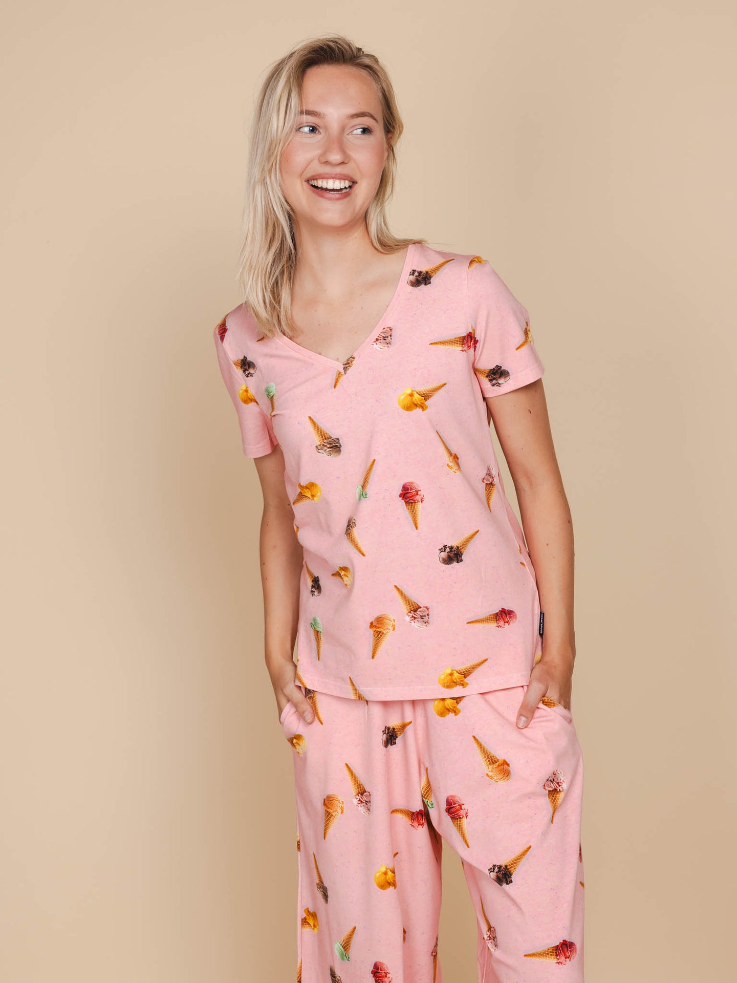 Ice Cream Cones V-neck T-shirt en Wijde broek set Dames - SNURK