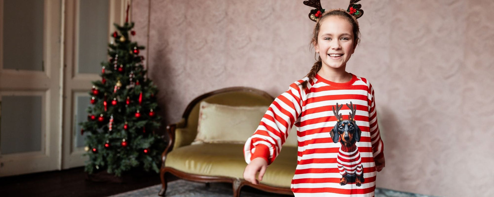 Meisje met Pierre Xmas Sweater Dress aan