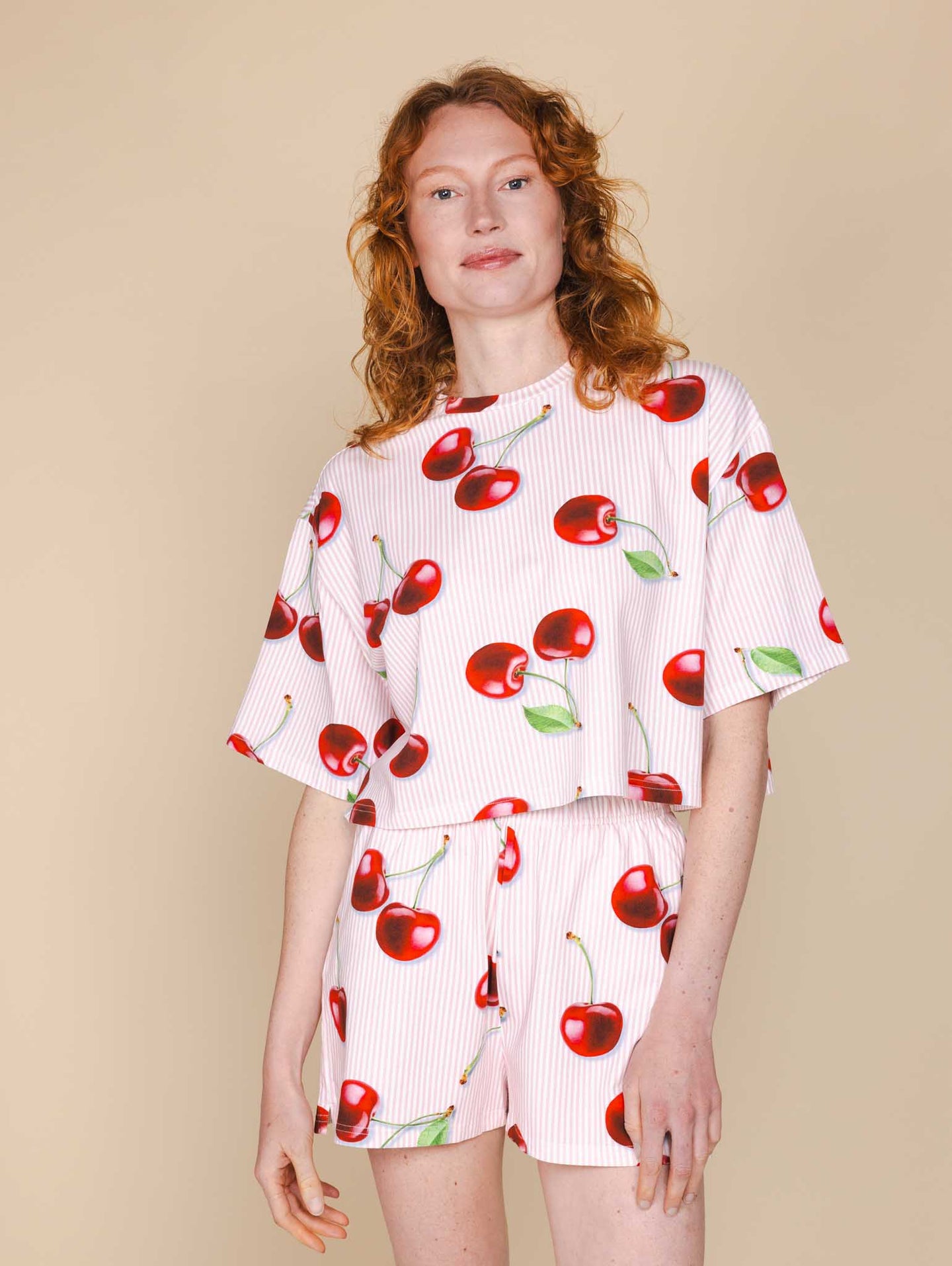 Mon Cherry Cropped T-shirt en Shorts set Dames - SNURK