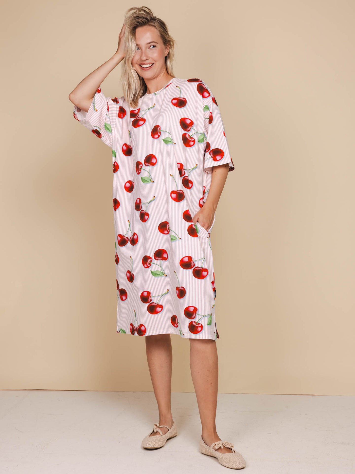 Mon Cherry Relaxed Tee Dress Dames - SNURK
