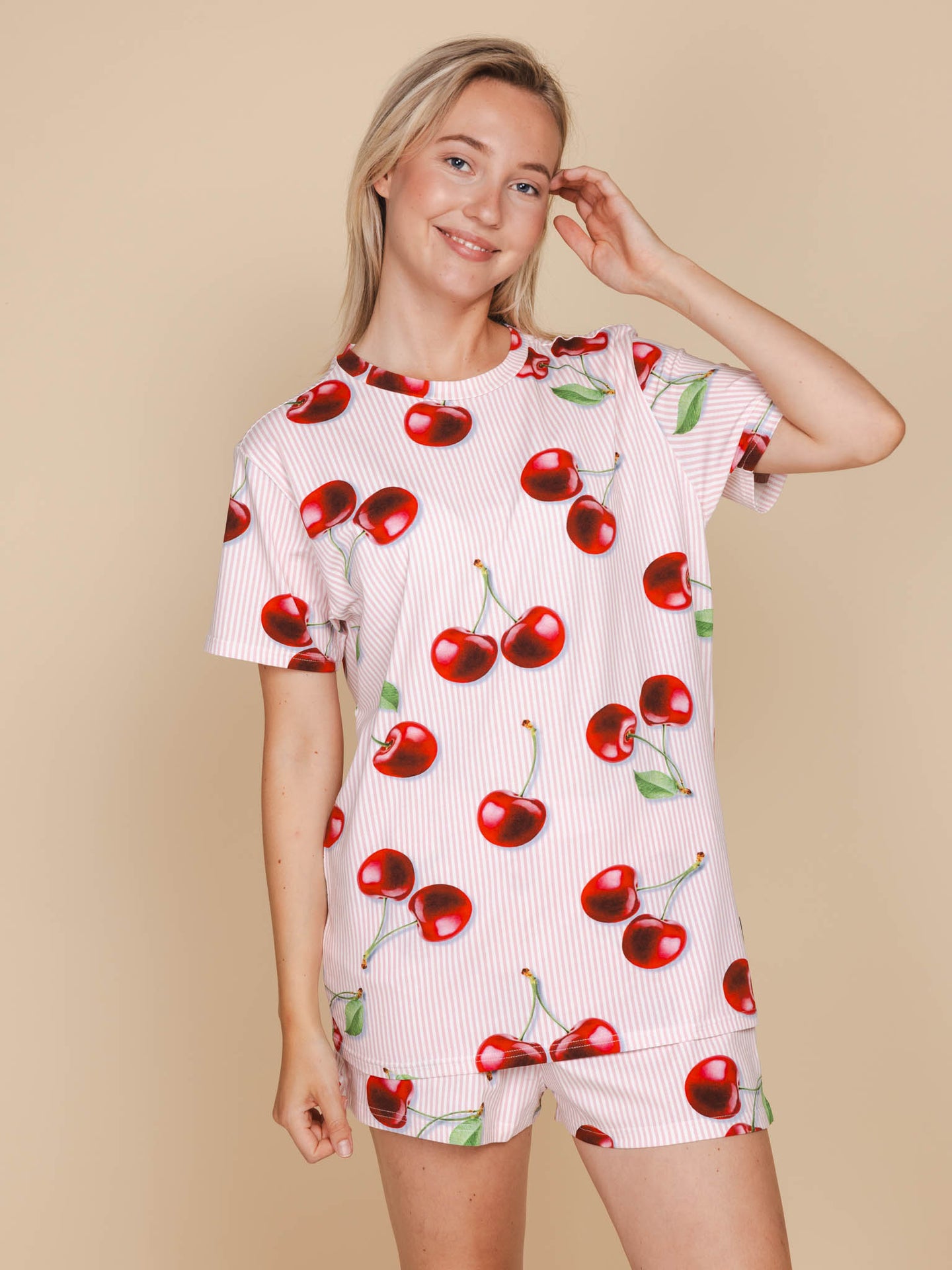 Mon Cherry T-shirt Unisex - SNURK