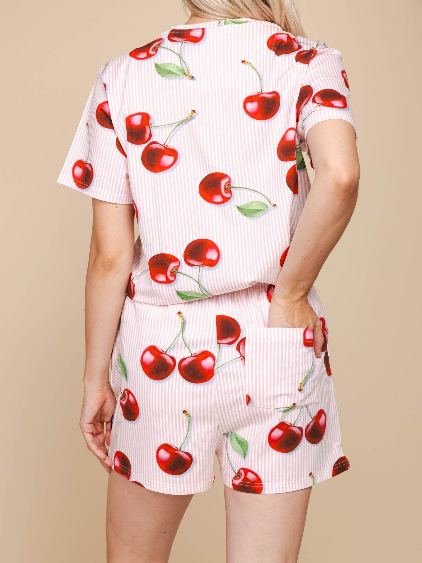 Mon Cherry V-neck T-shirt en Shorts set Dames - SNURK