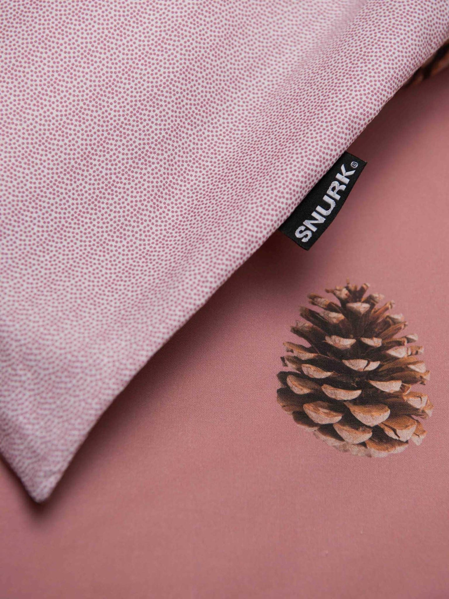 Pinecones Dusty Rose kussensloop - SNURK