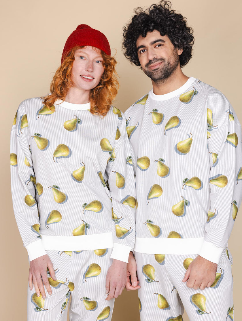 Poire Noir Sweater Unisex
