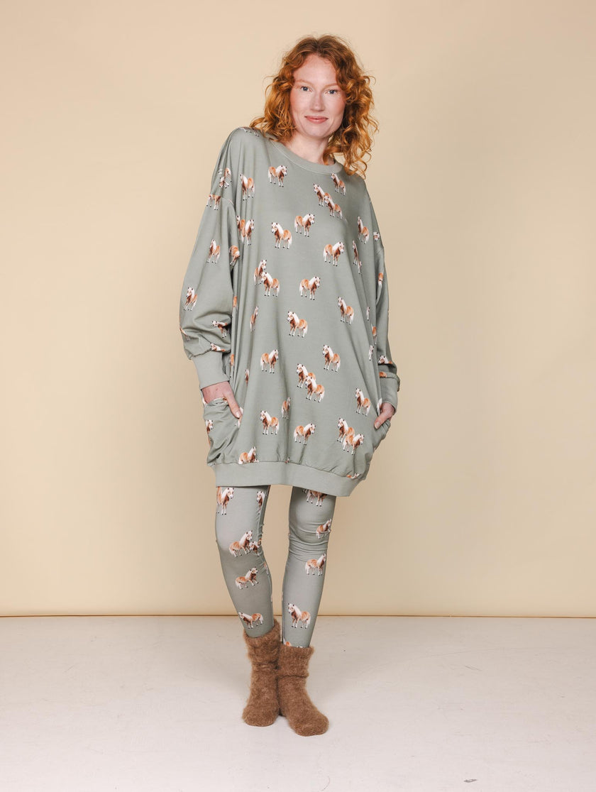 Pony Parade Sweater Dress Dames
