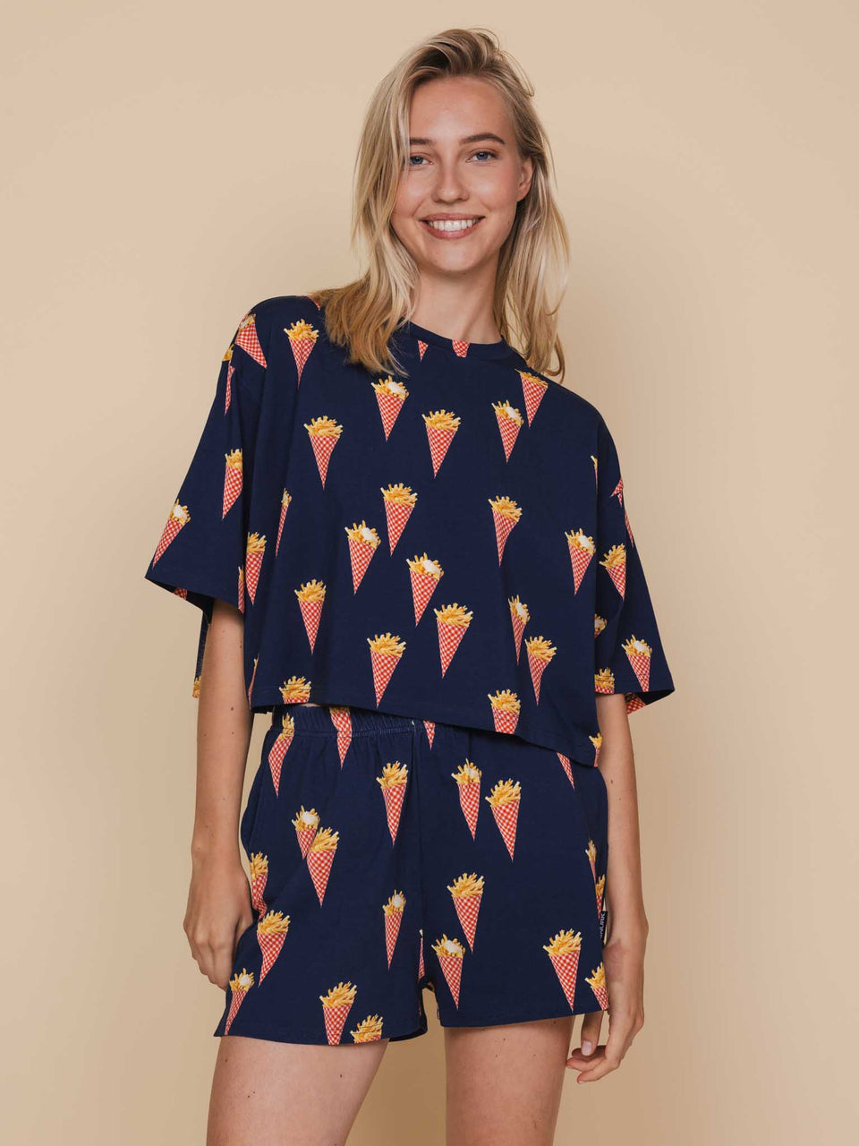 Fries Navy Cropped T-shirt en Shorts set Dames Normale prijs €87,90 Verkoopprijs €61,55