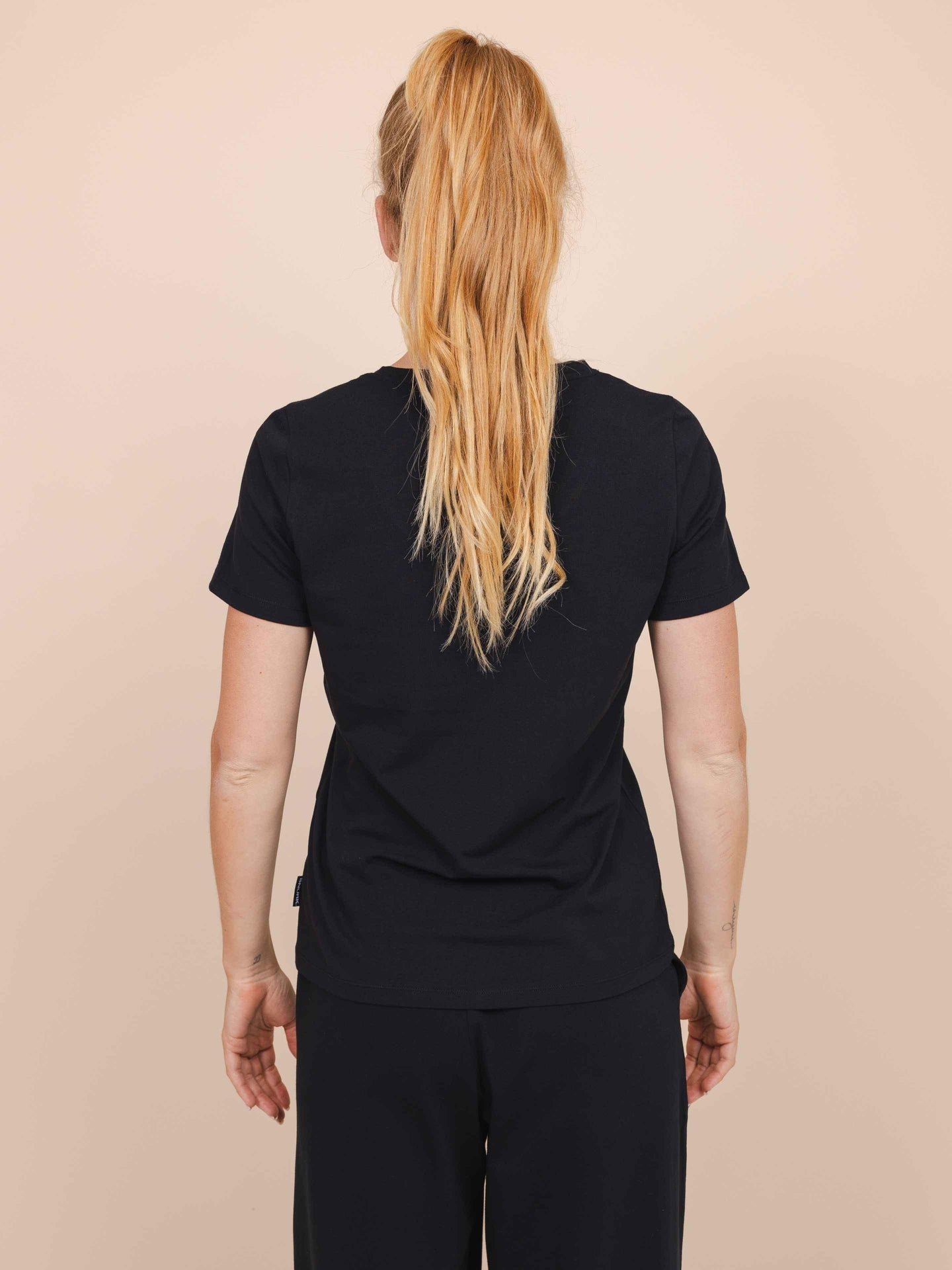Black V-neck T-shirt Dames - SNURK